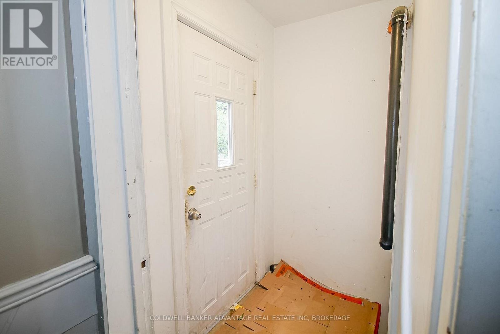 305 Burgar Street Property Photo 14
