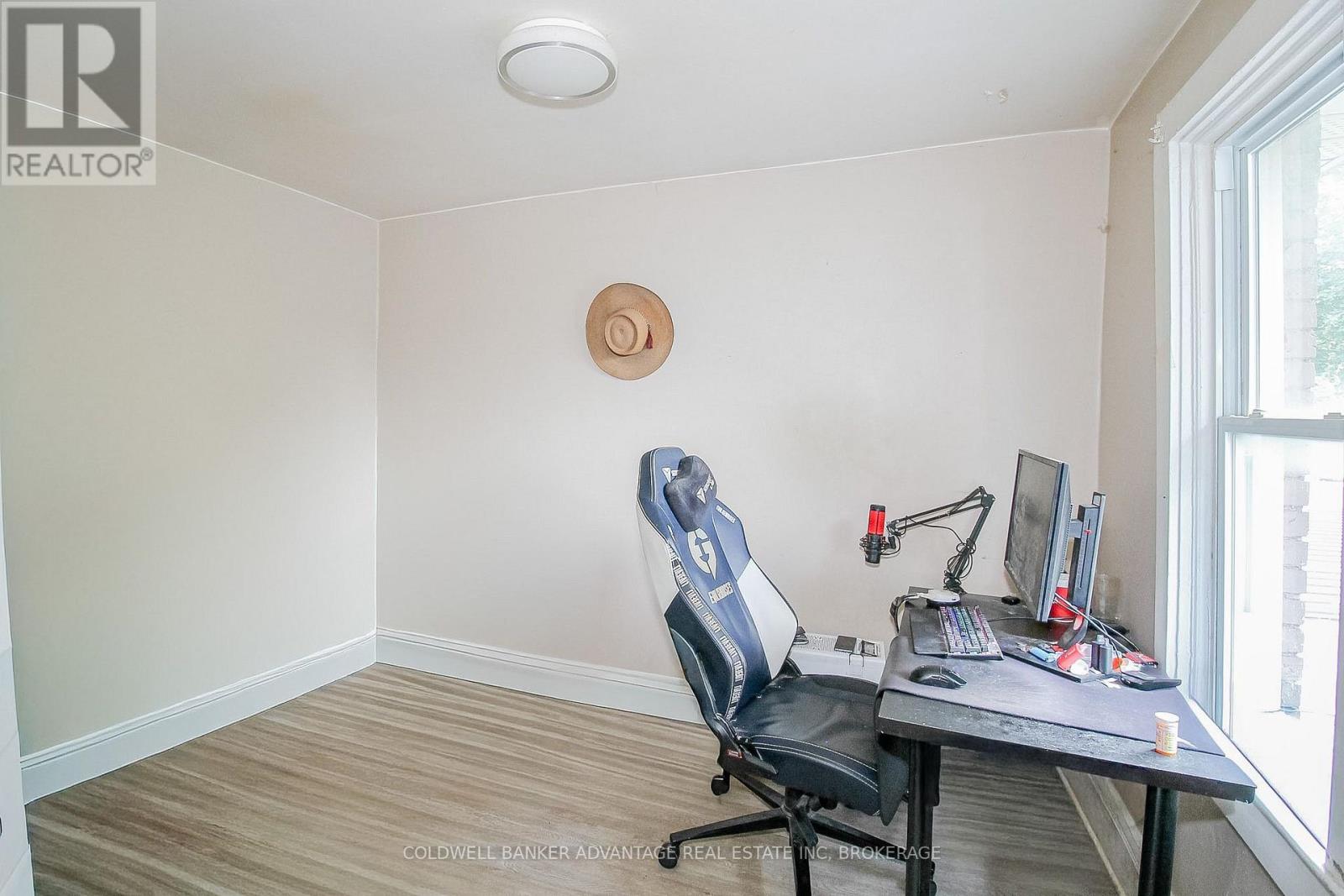 305 Burgar Street Property Photo 17