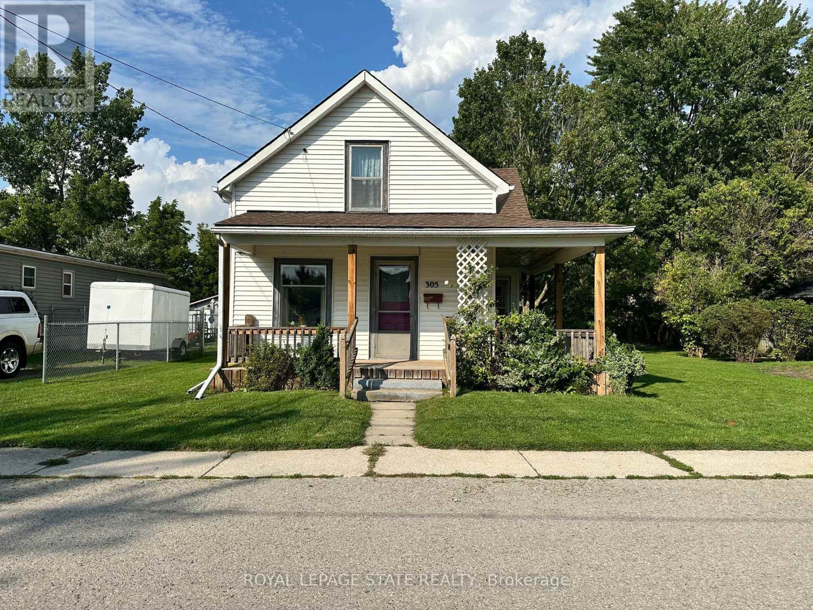 305 North Cayuga Street W Property Photo 1