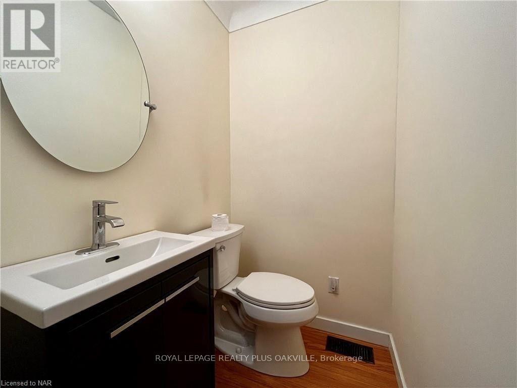 Upper - 694 Niagara Street Property Photo 4