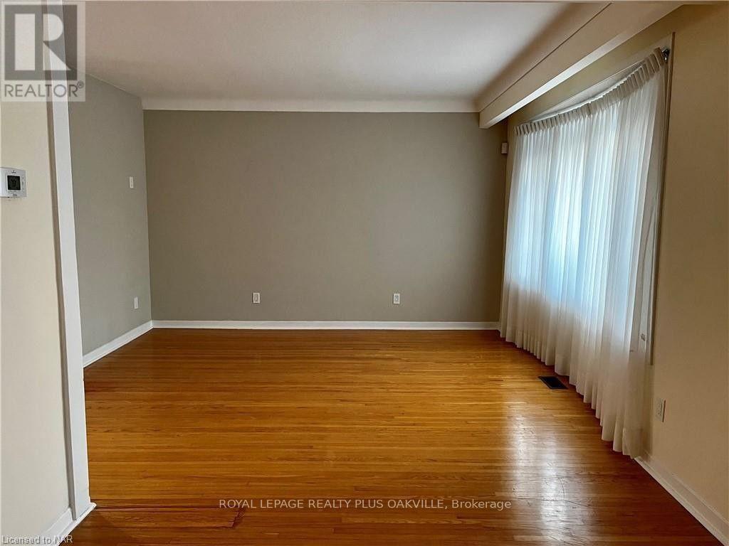 Upper - 694 Niagara Street Property Photo 6