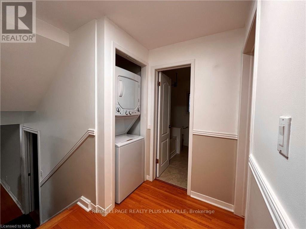 Upper - 694 Niagara Street Property Photo 11