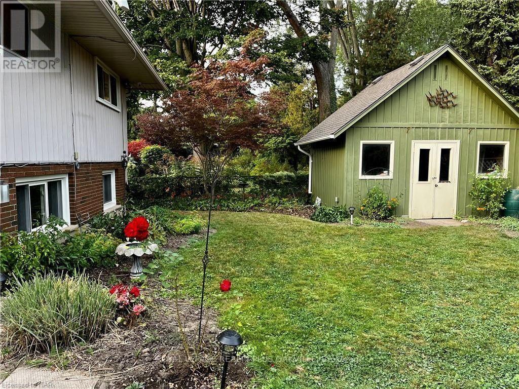 Upper - 694 Niagara Street Property Photo 19