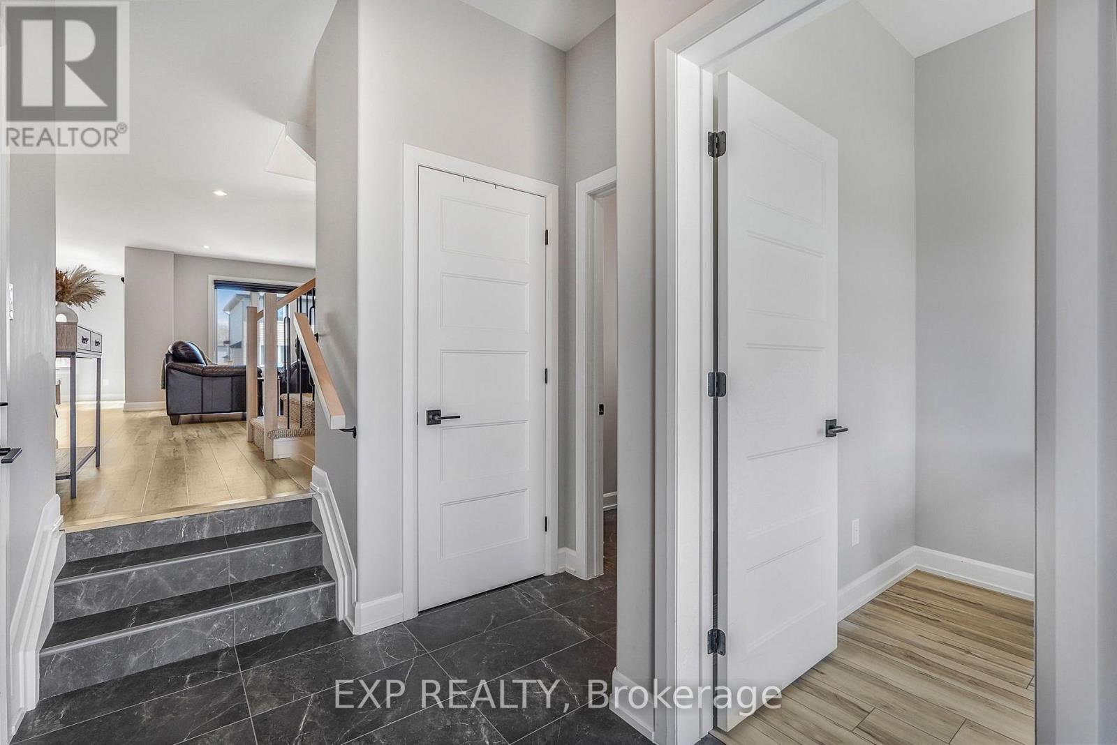 1202 Montblanc Crescent Property Photo 5