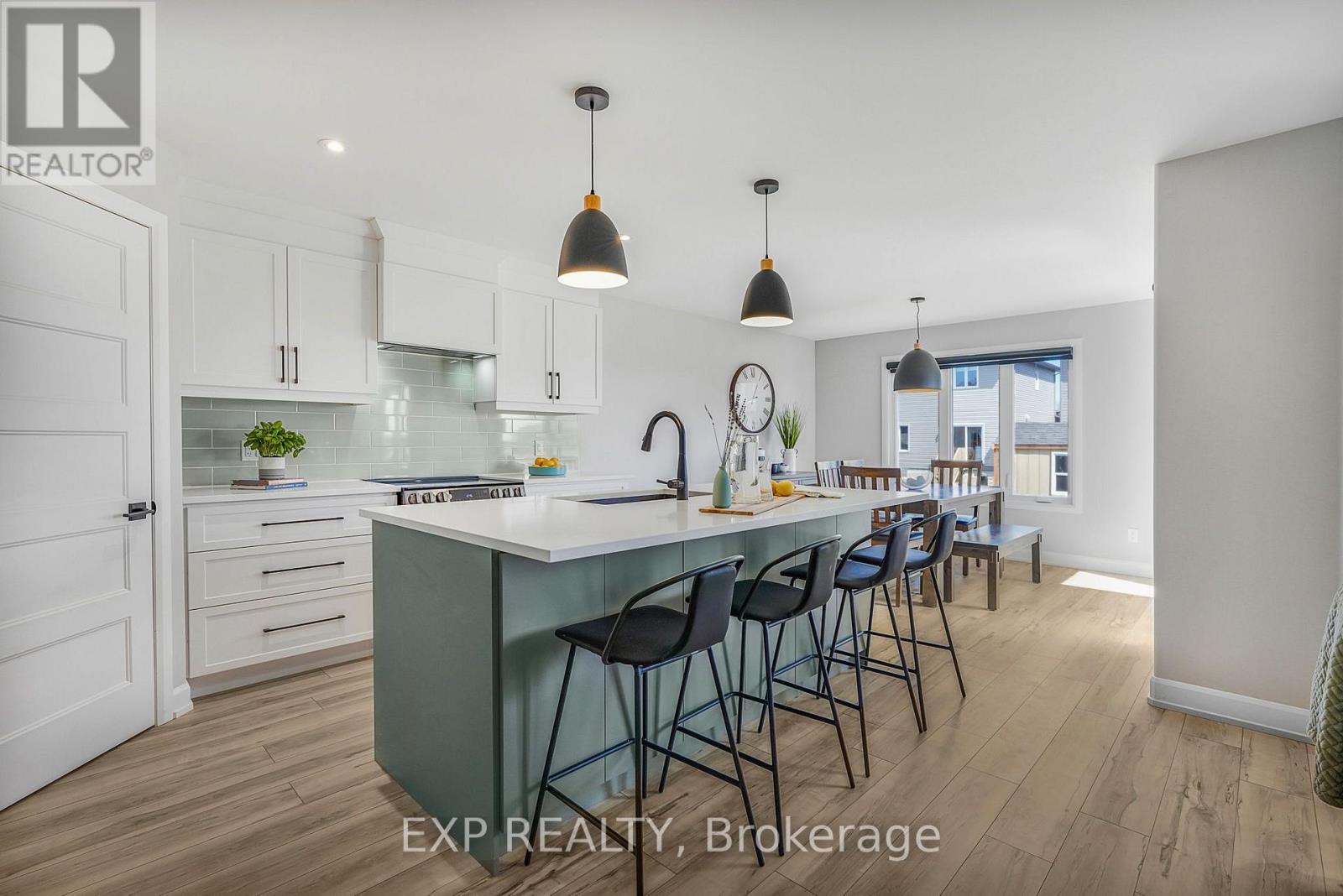 1202 Montblanc Crescent Property Photo 6