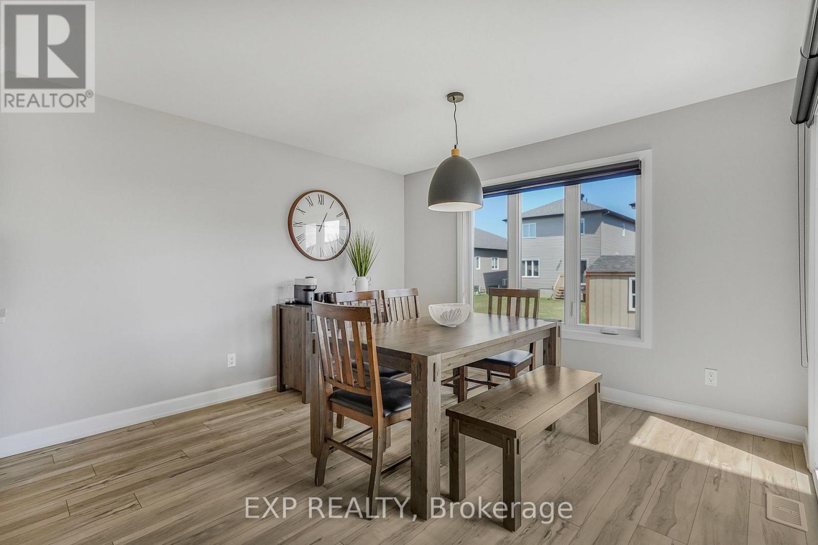 1202 Montblanc Crescent Property Photo 14