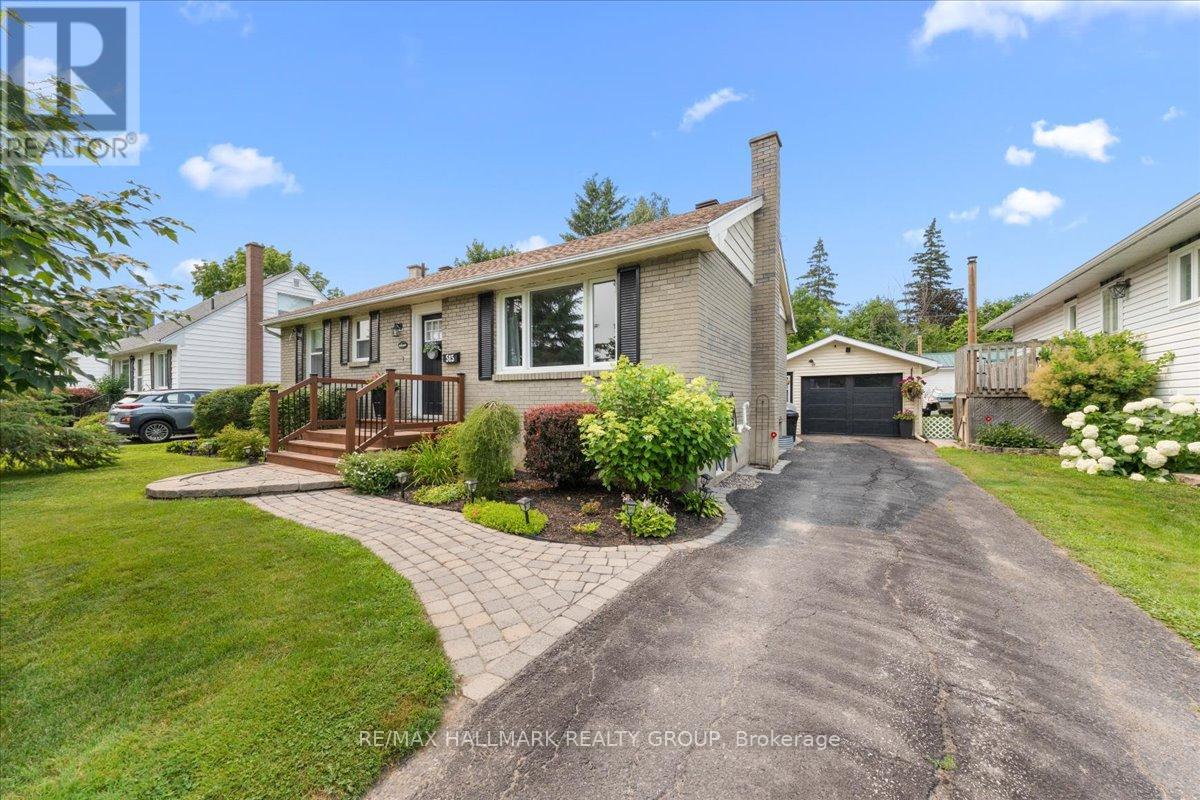 515 Clothier Street E Property Photo 1