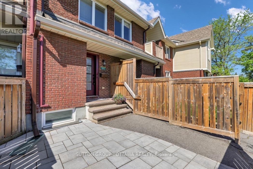 201 - 1835 Marsala Crescent Property Photo 3