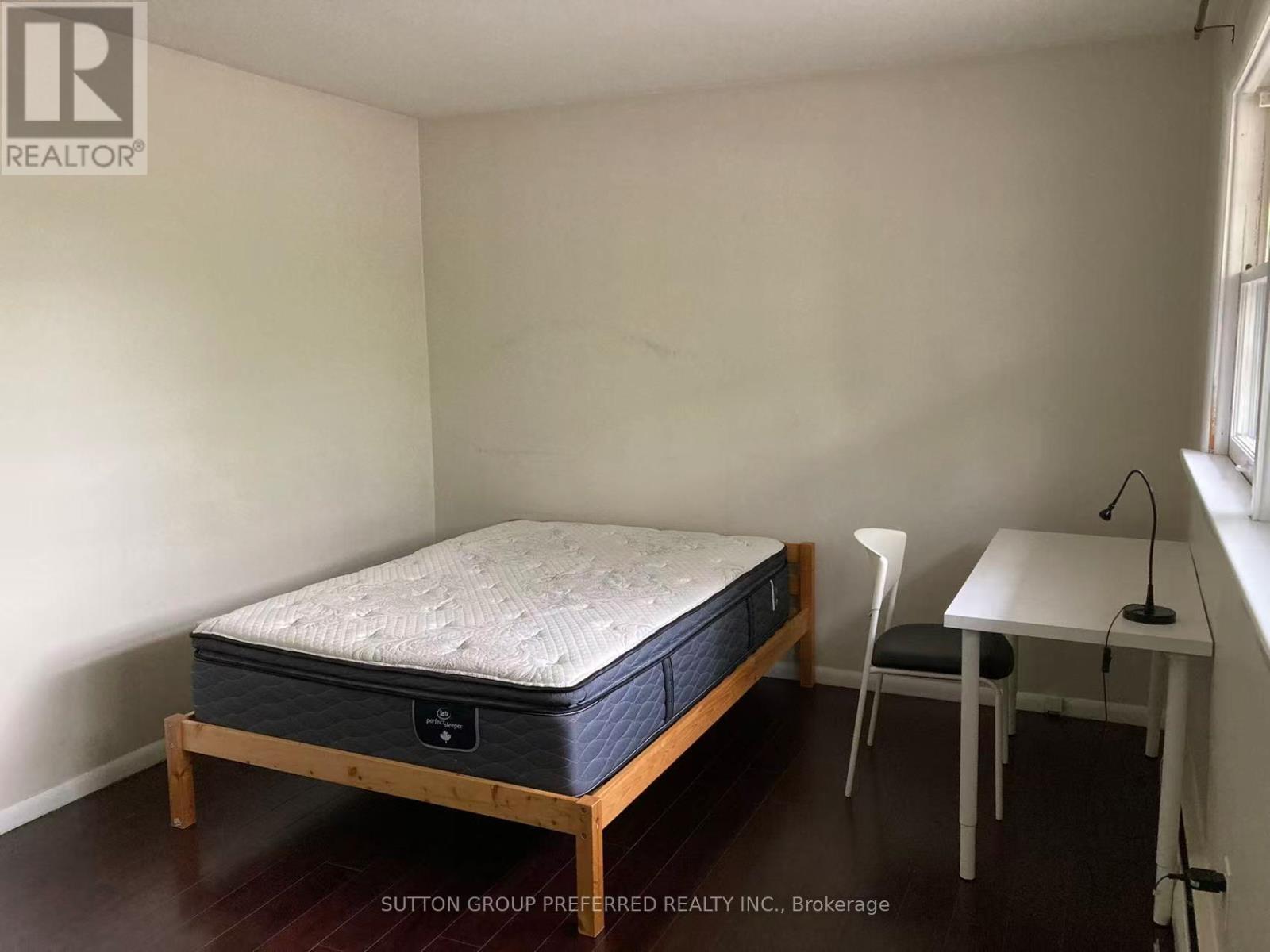2 Ruskin Court Property Photo 8
