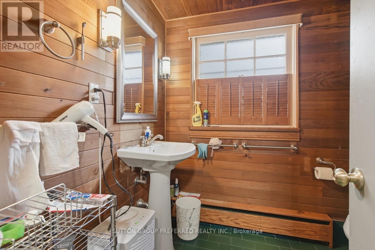 2 Ruskin Court Property Photo 18
