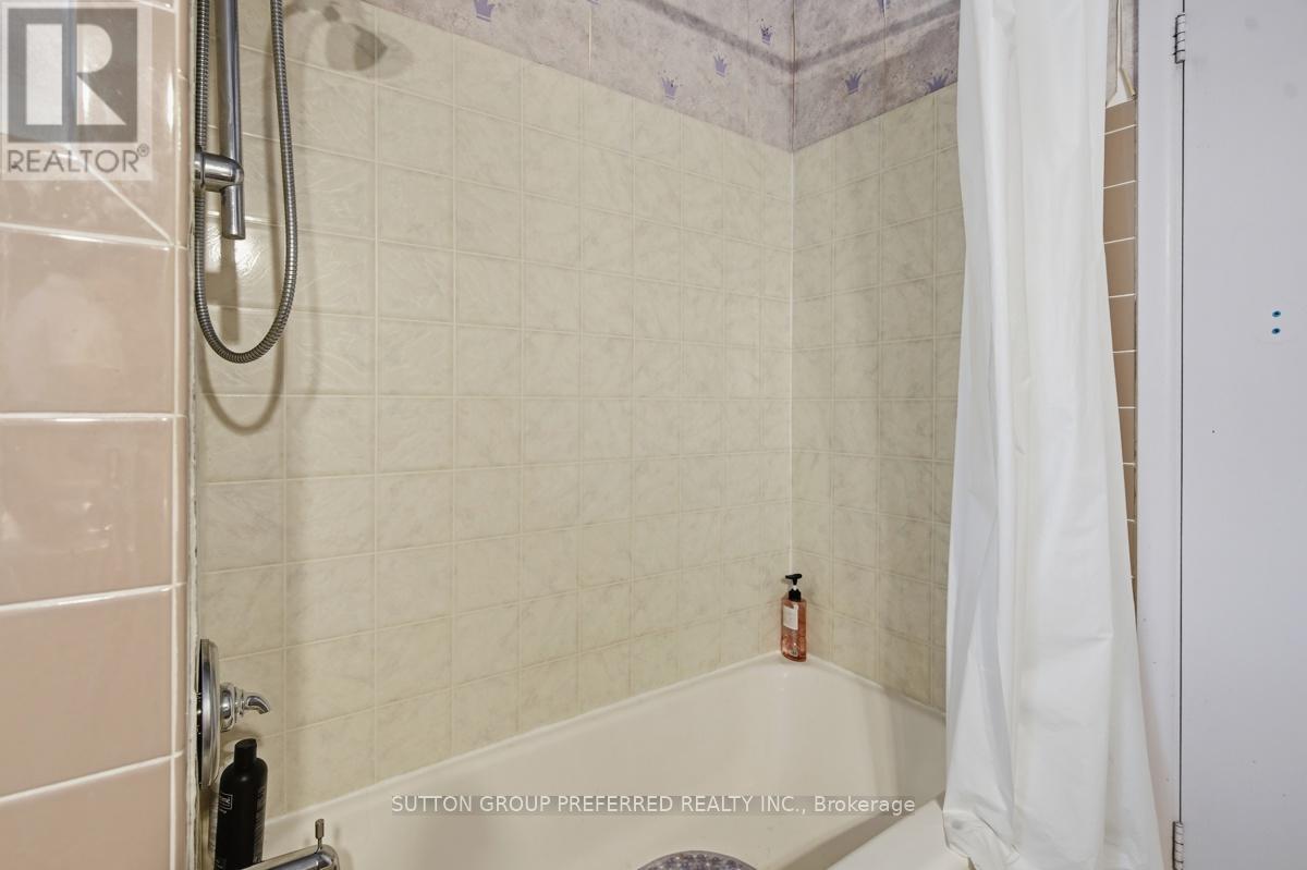 2 Ruskin Court Property Photo 21