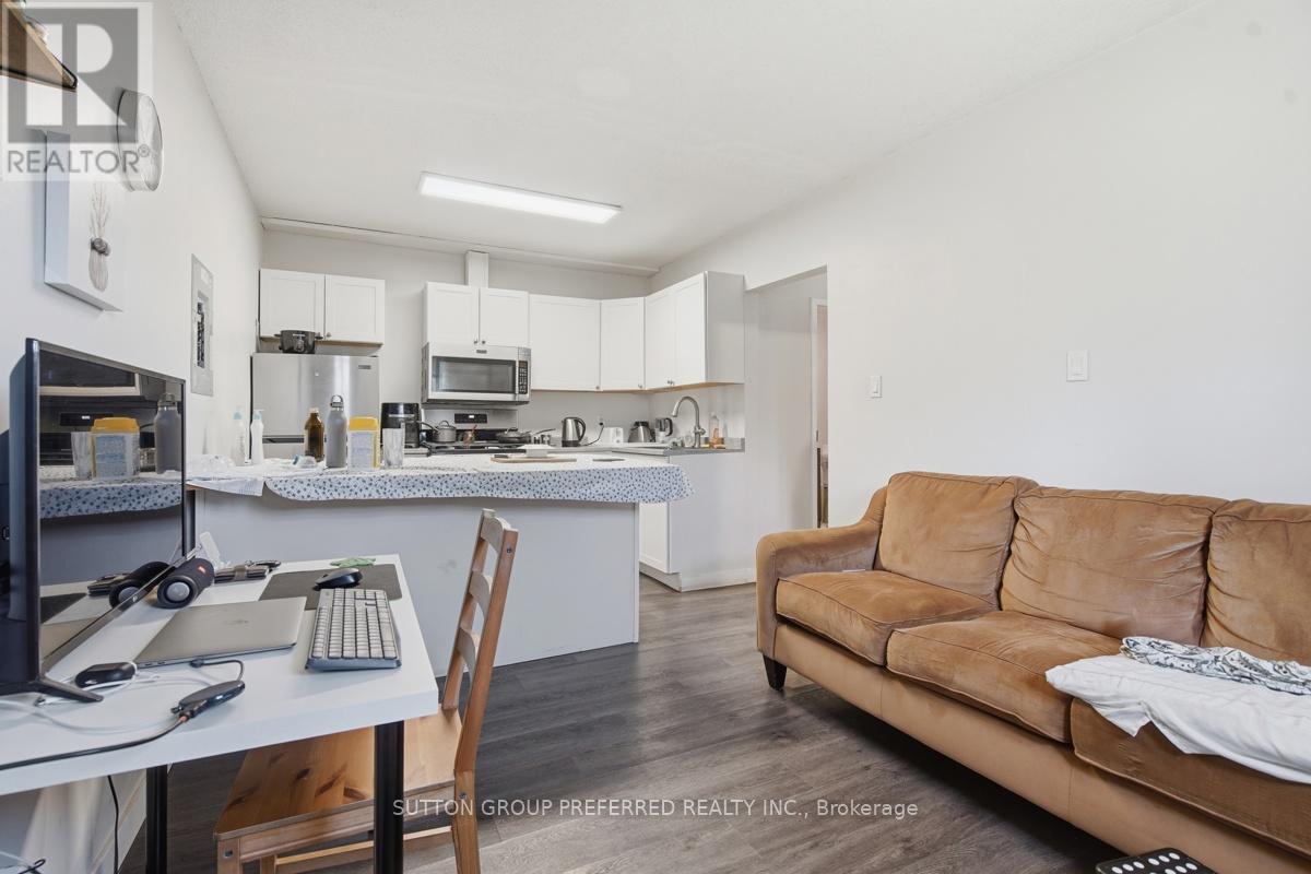 2 Ruskin Court Property Photo 31