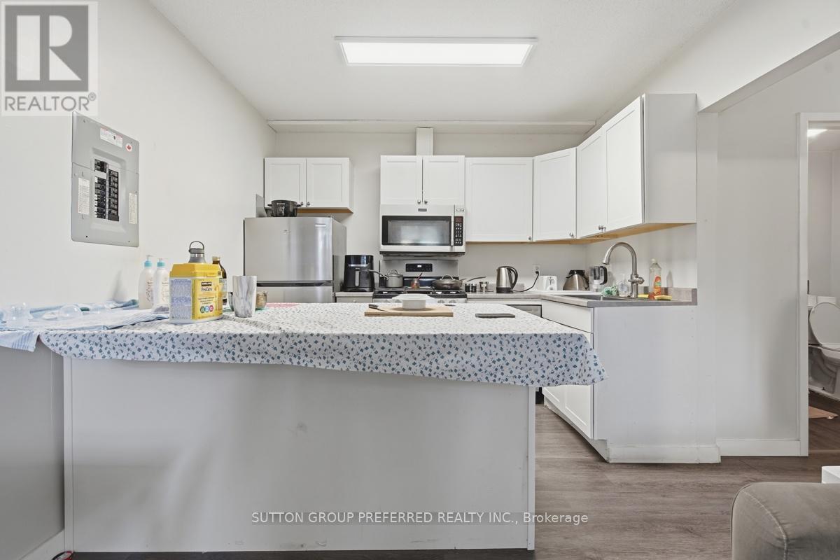 2 Ruskin Court Property Photo 32