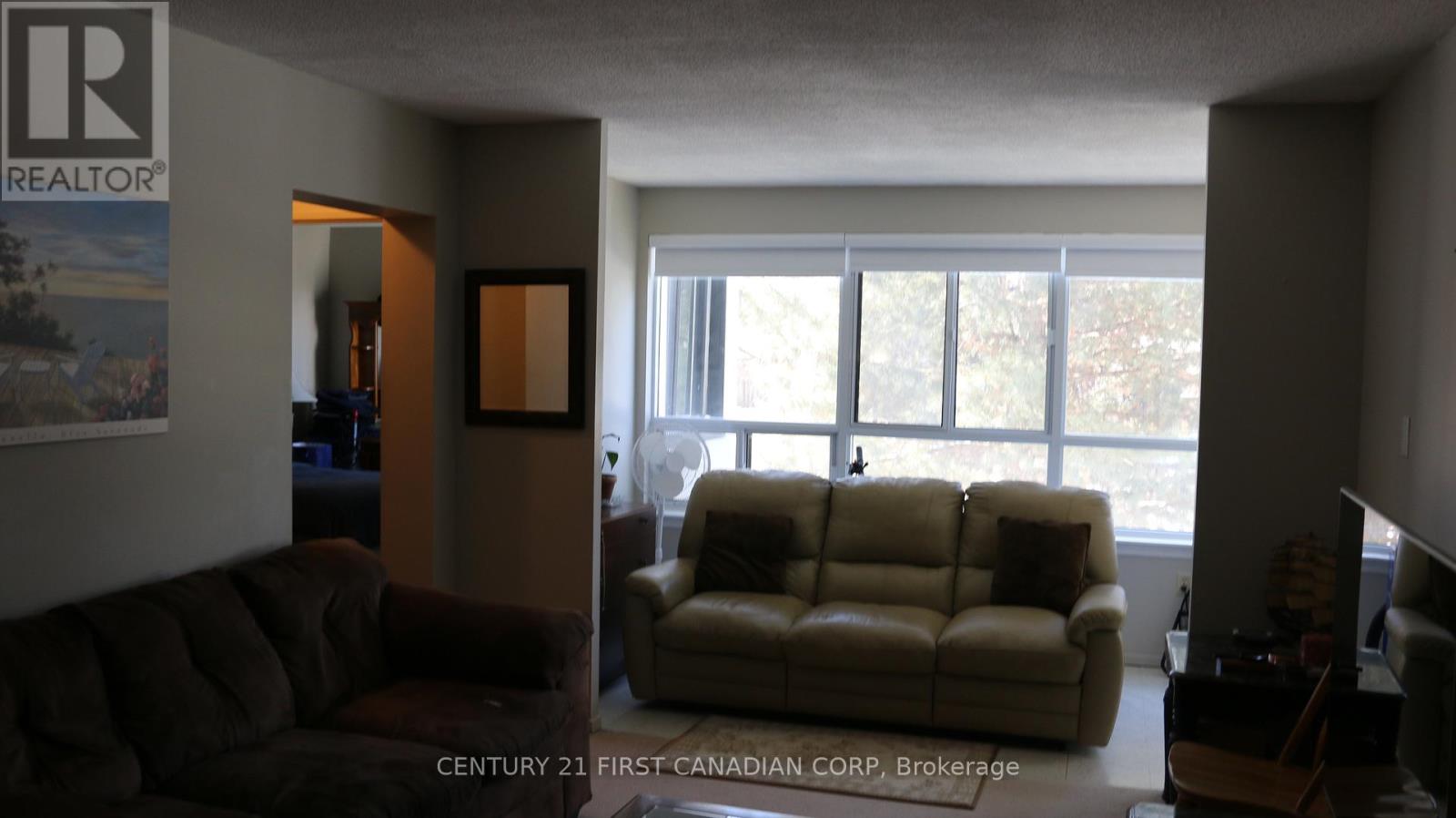 207 - 600 Grenfell Drive Property Photo 4