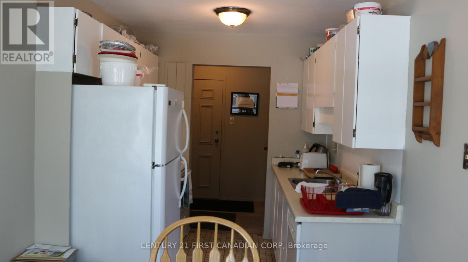 207 - 600 Grenfell Drive Property Photo 7