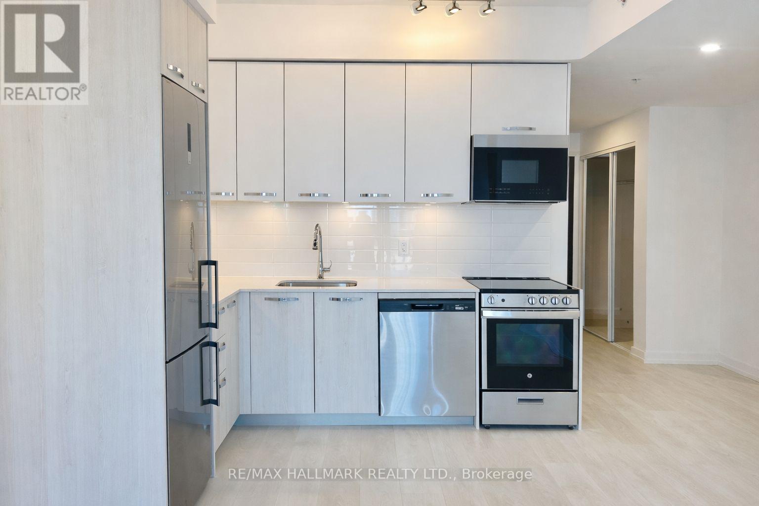 713 - 75 JAMES STREET S Property Photo 1