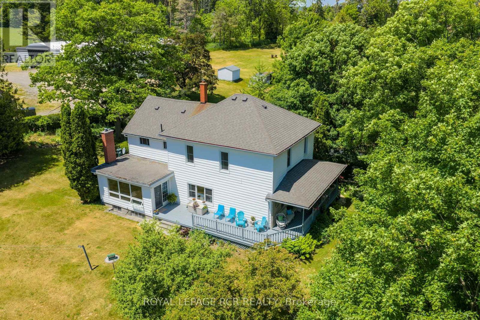 953450 7th Line Property Photo 3
