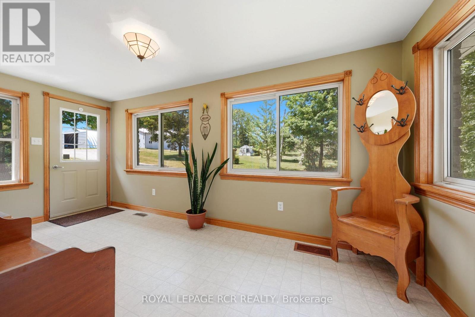 953450 7th Line Property Photo 7