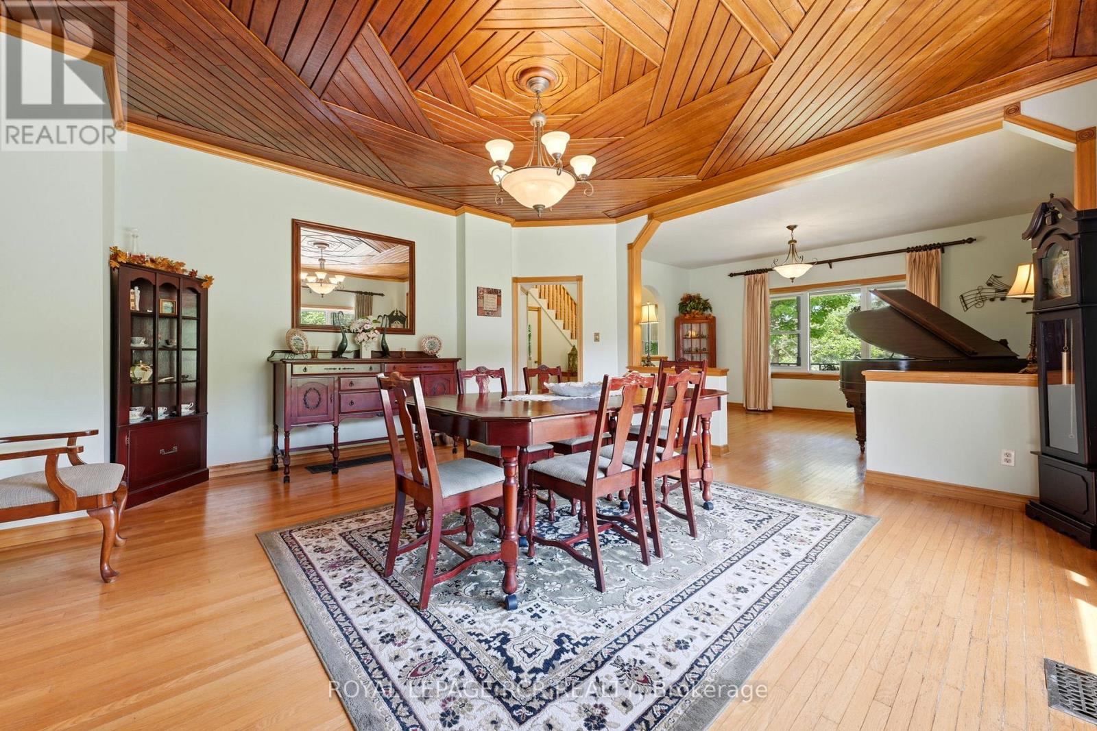 953450 7th Line Property Photo 14