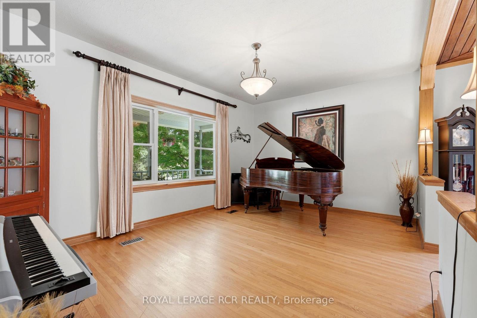 953450 7th Line Property Photo 15
