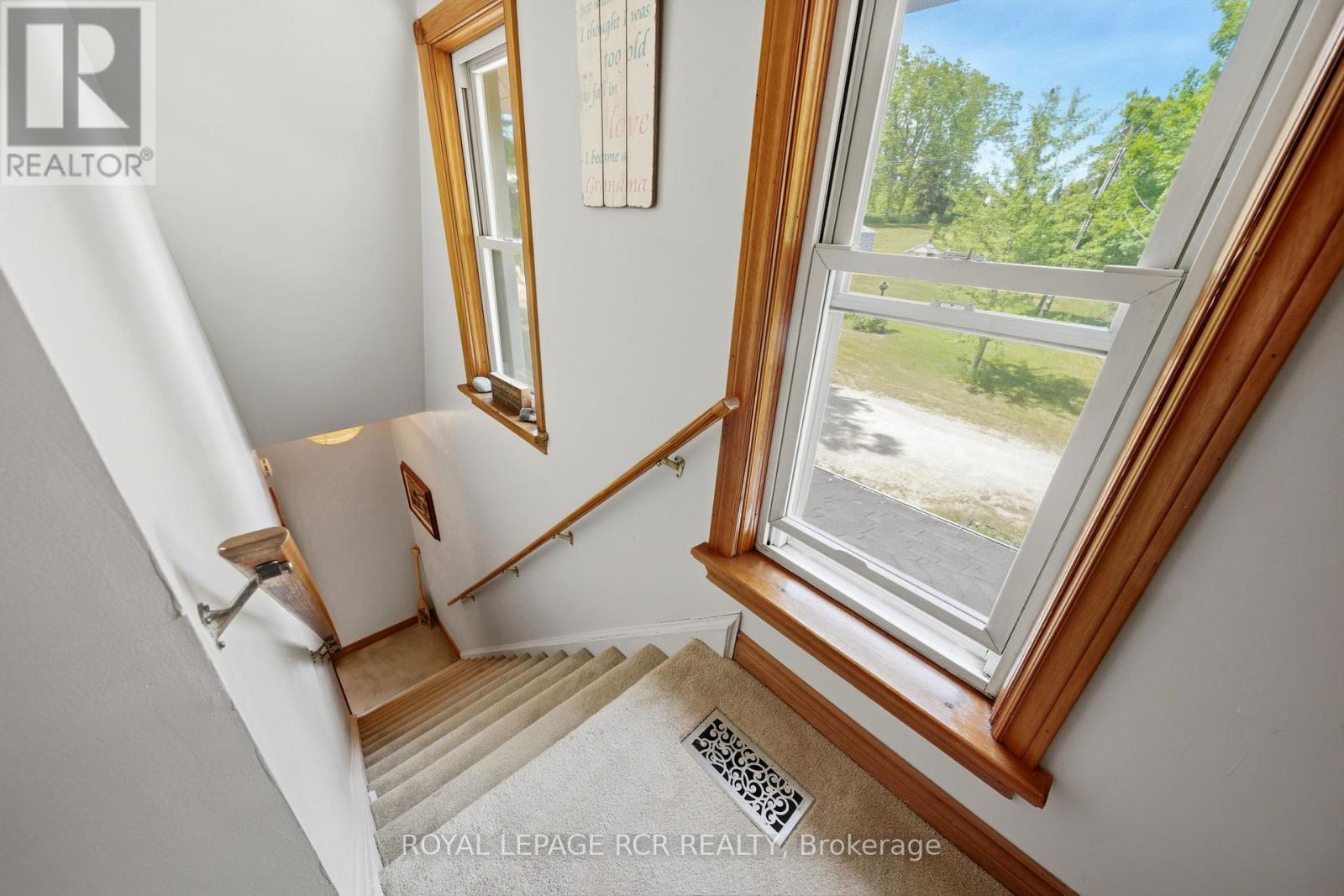 953450 7th Line Property Photo 23