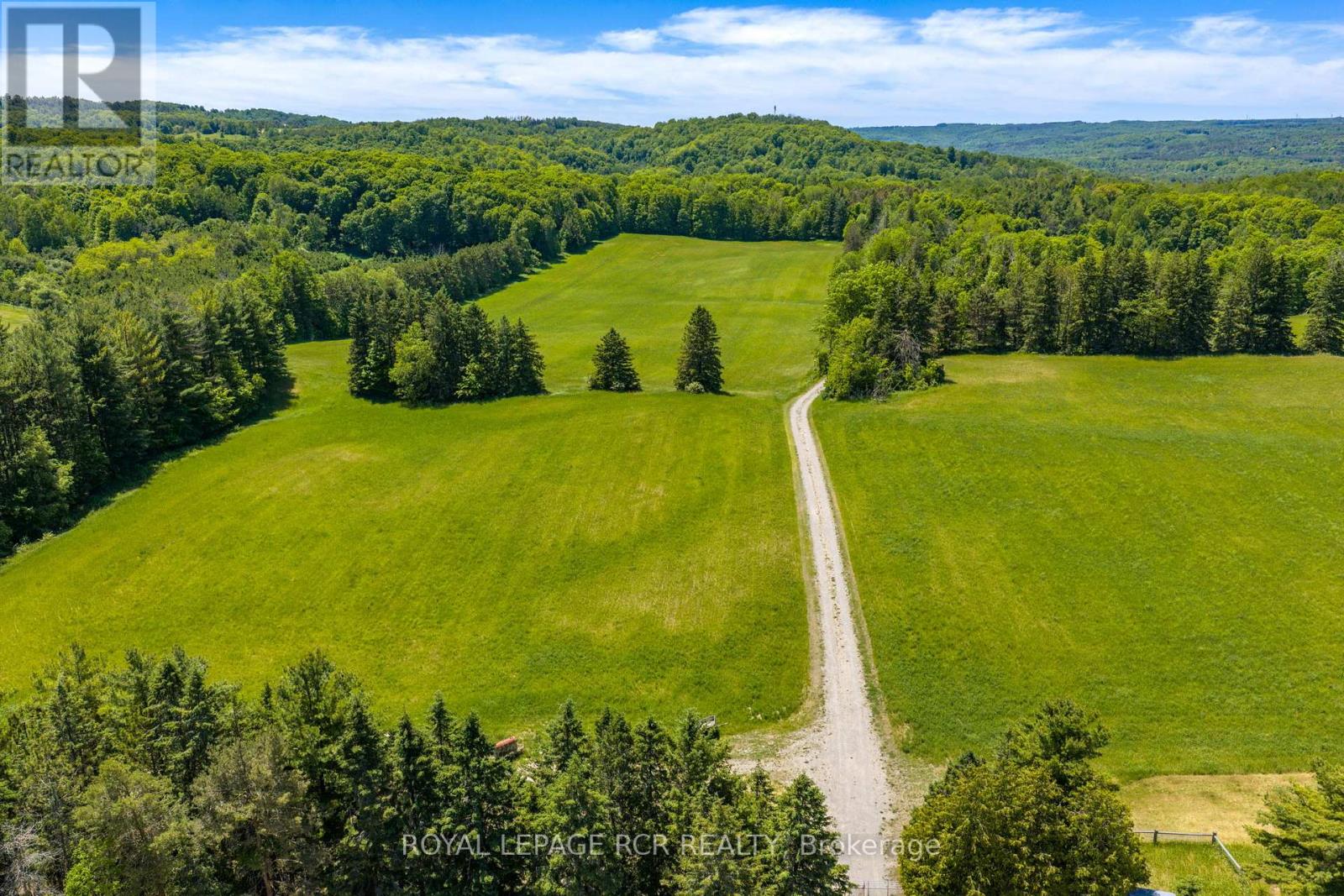 953450 7th Line Property Photo 33