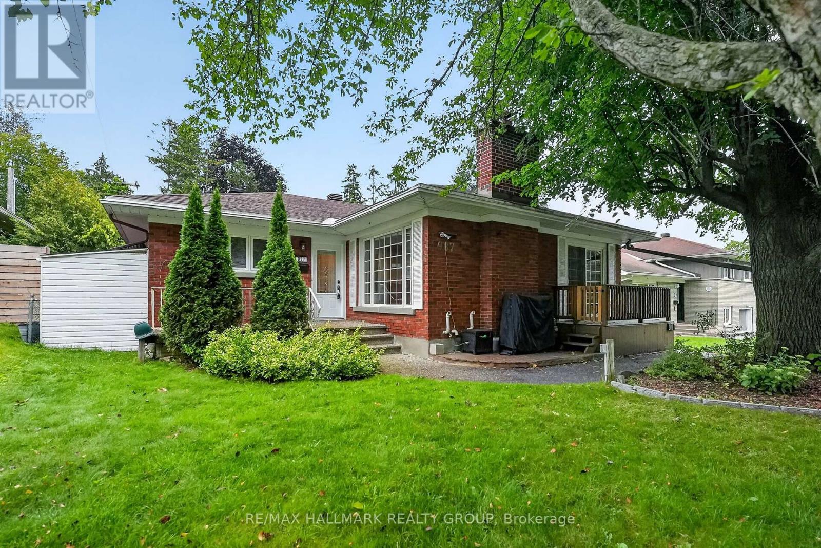 987 Neville Street Property Photo 1