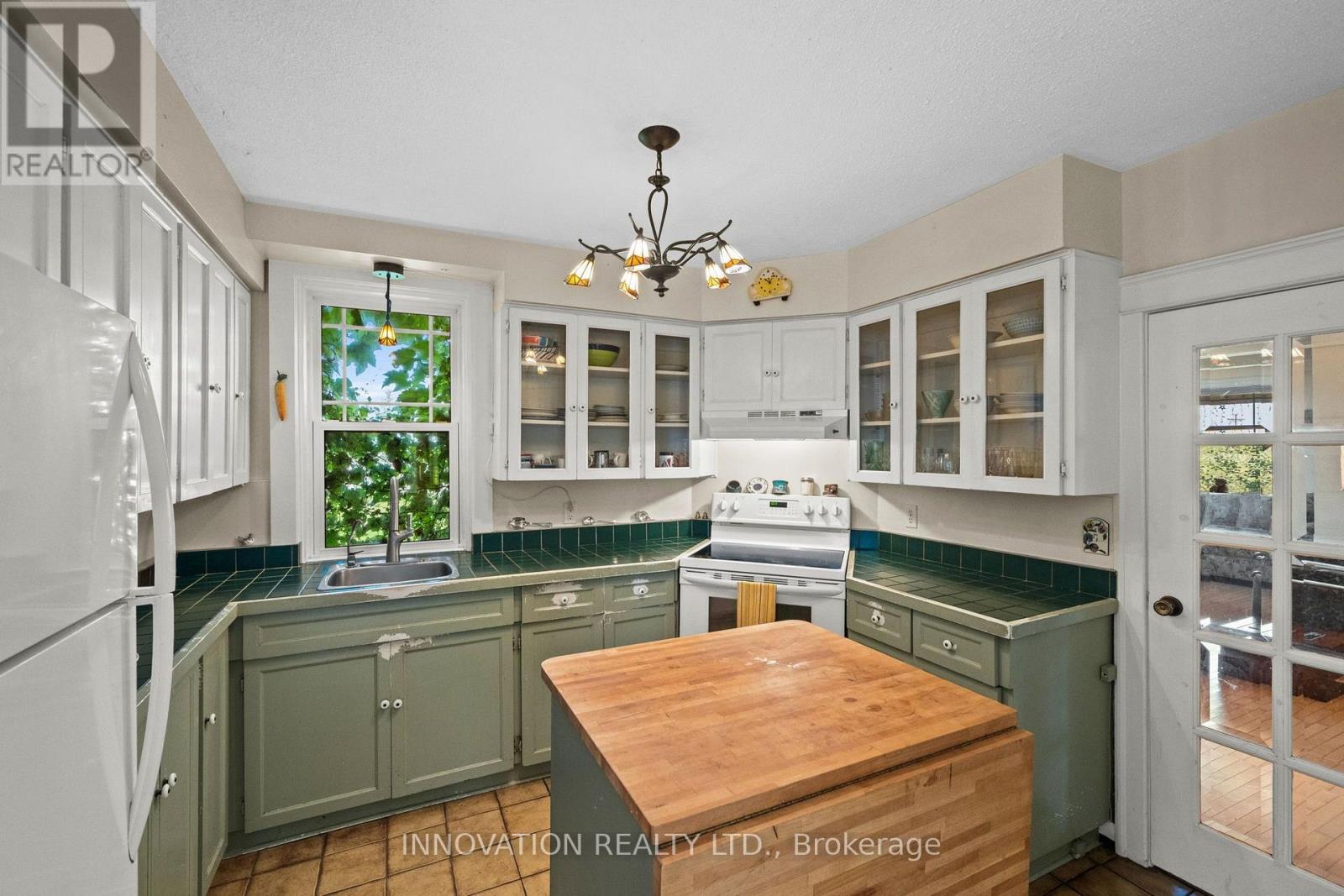 3133 Woodkilton Road Property Photo 9