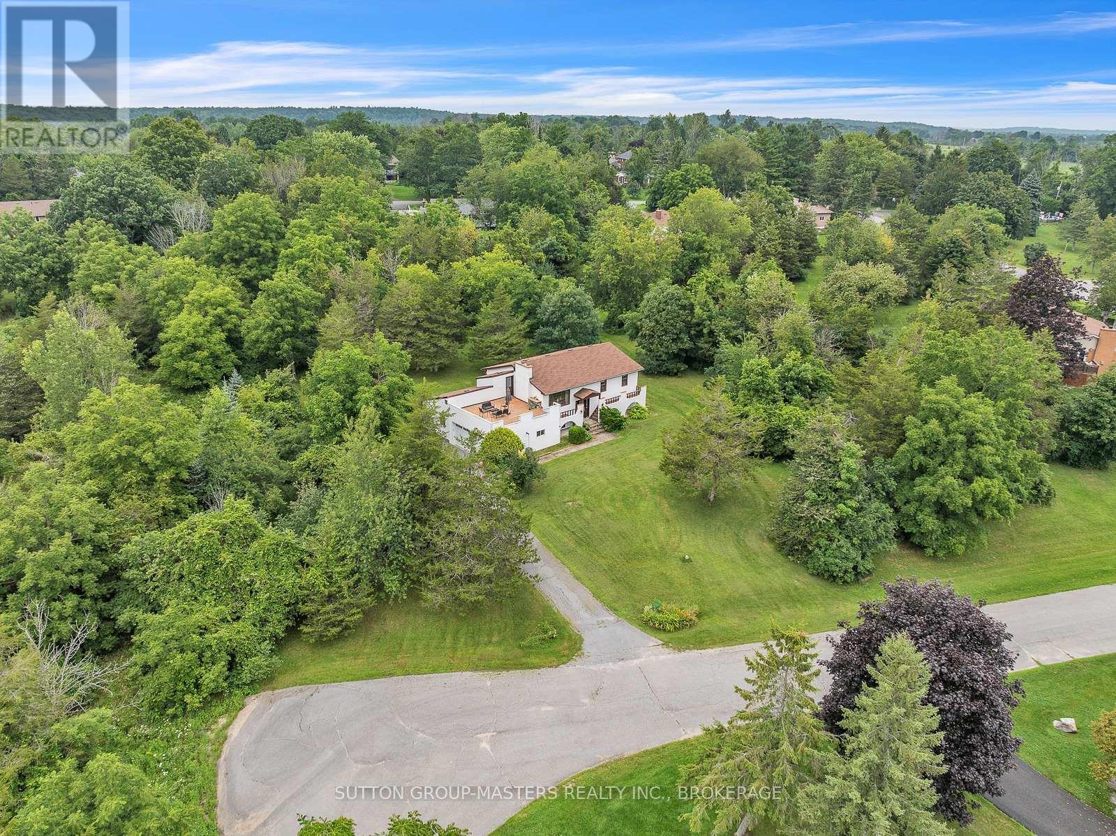 2 Stonehead Circle Property Photo 1