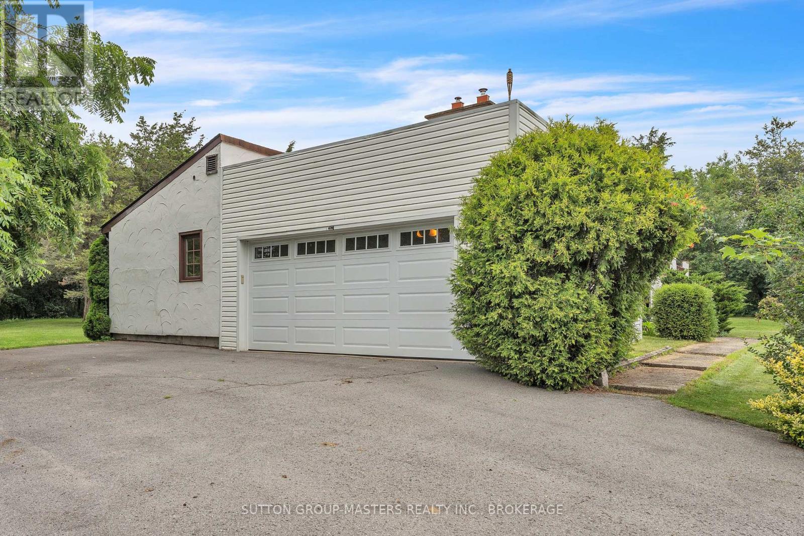 2 Stonehead Circle Property Photo 8