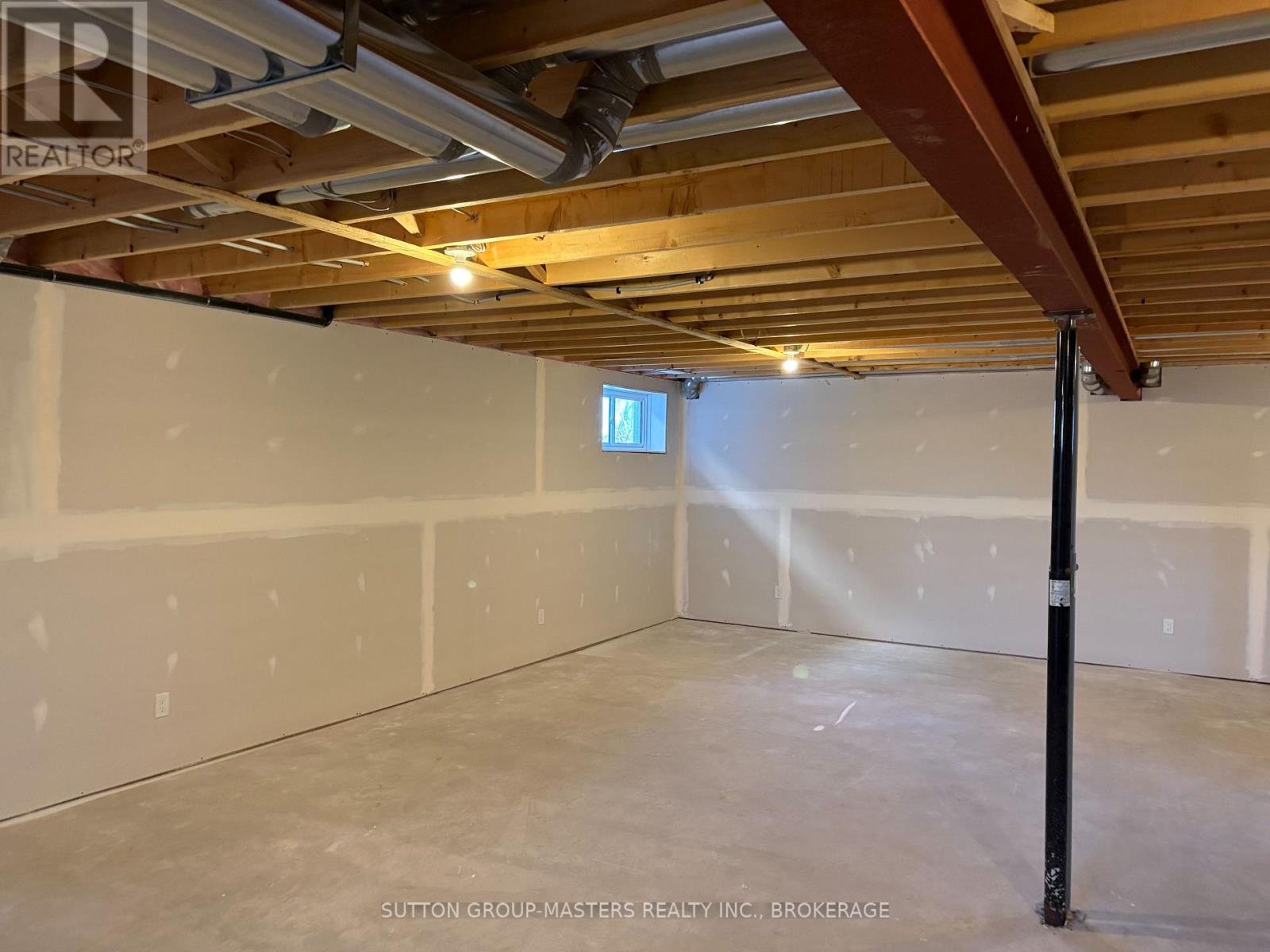 812 Windermere Drive Property Photo 18