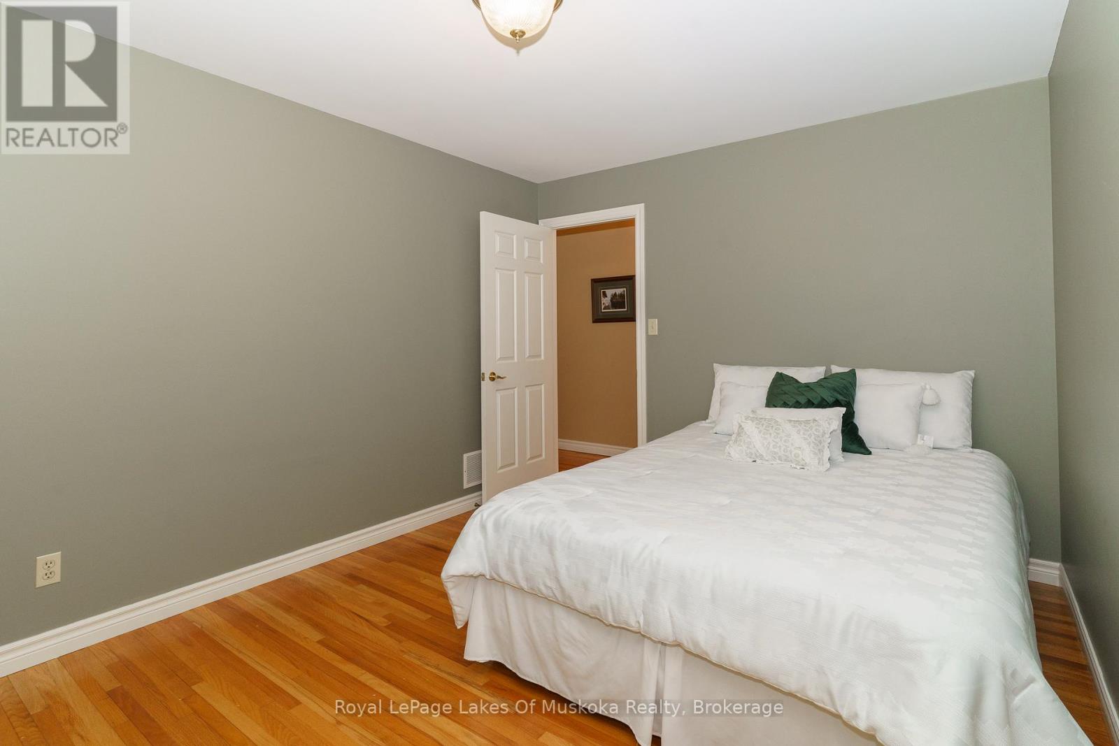 1020 Amelia Crescent Property Photo 17