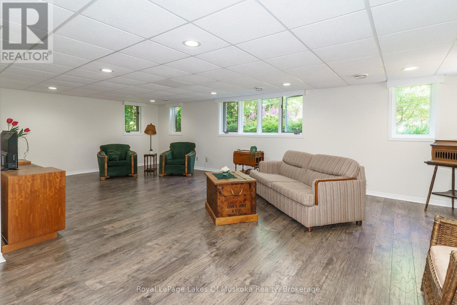 1020 Amelia Crescent Property Photo 23
