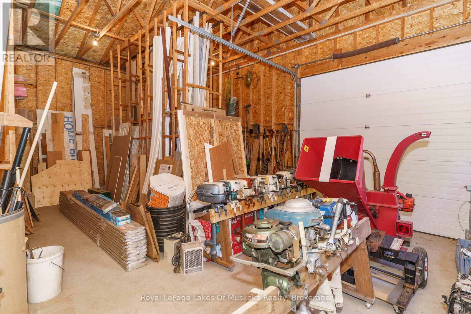 1020 Amelia Crescent Property Photo 35
