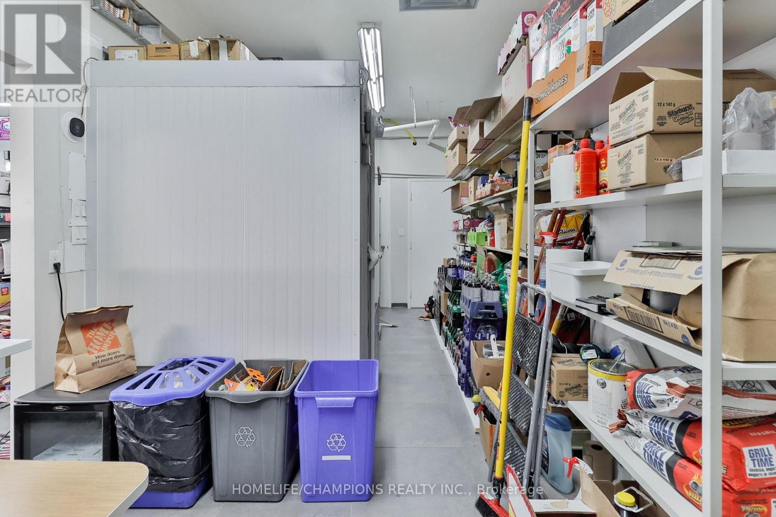 422 King Street W Property Photo 25