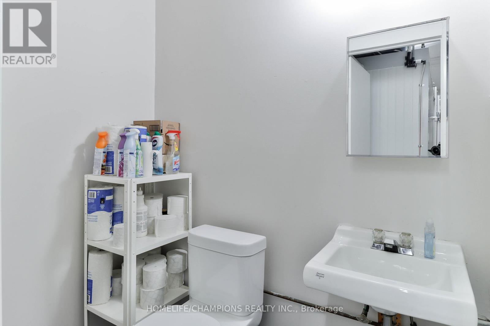 422 King Street W Property Photo 26