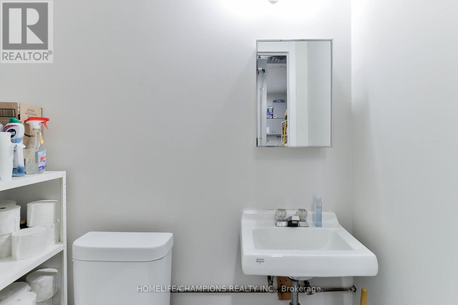 422 King Street W Property Photo 27