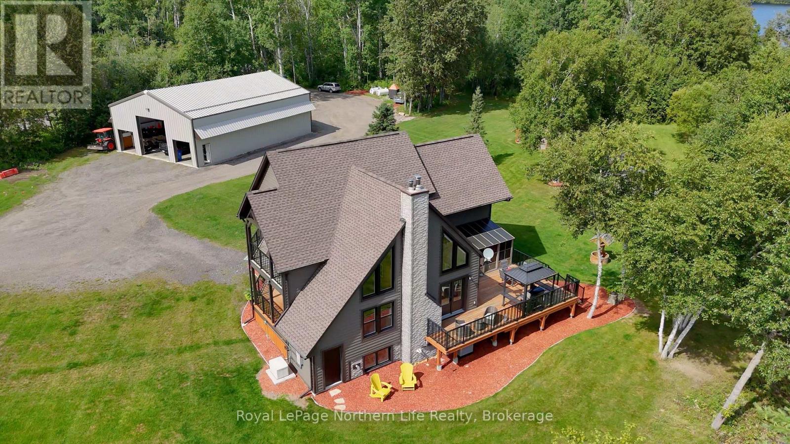 33 White Bear Court Property Photo 5