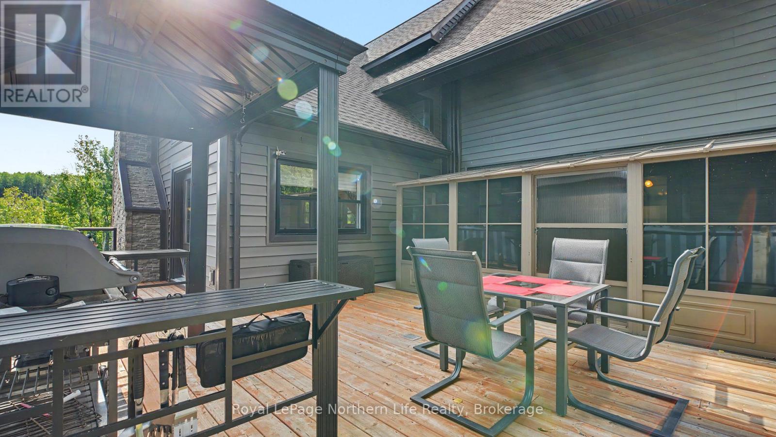 33 White Bear Court Property Photo 13