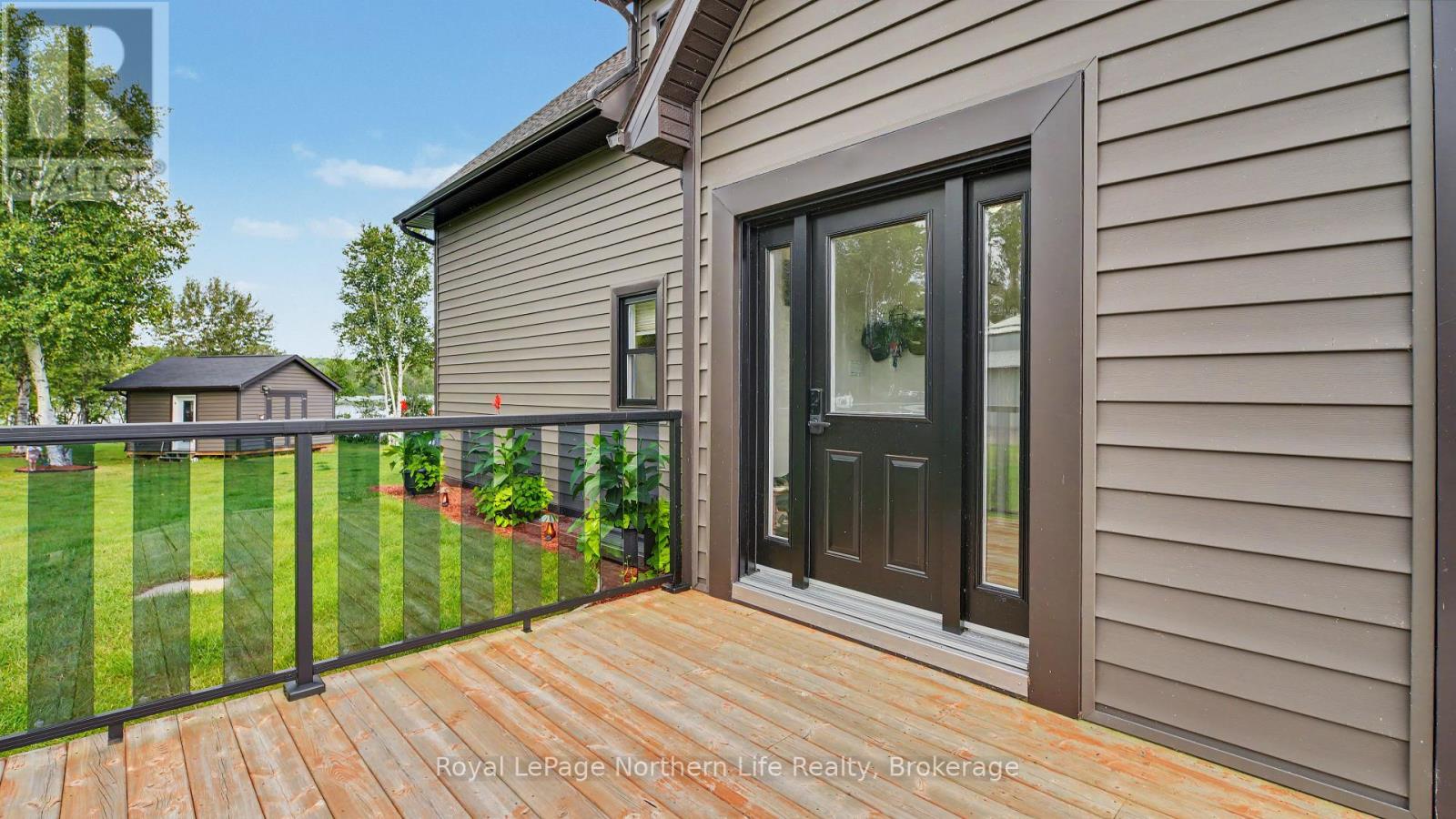 33 White Bear Court Property Photo 16