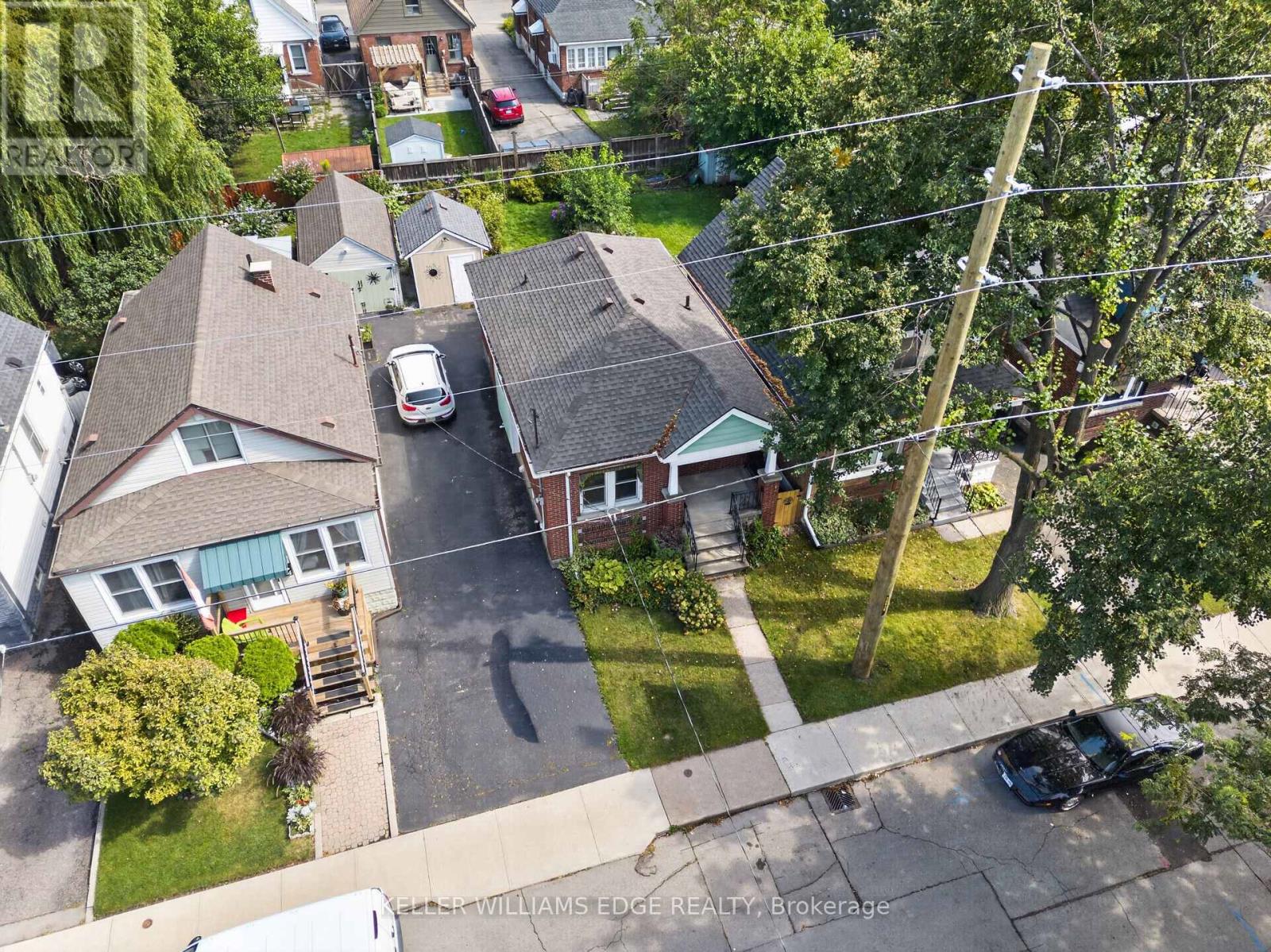 30 BARONS AVENUE N Property Photo 1