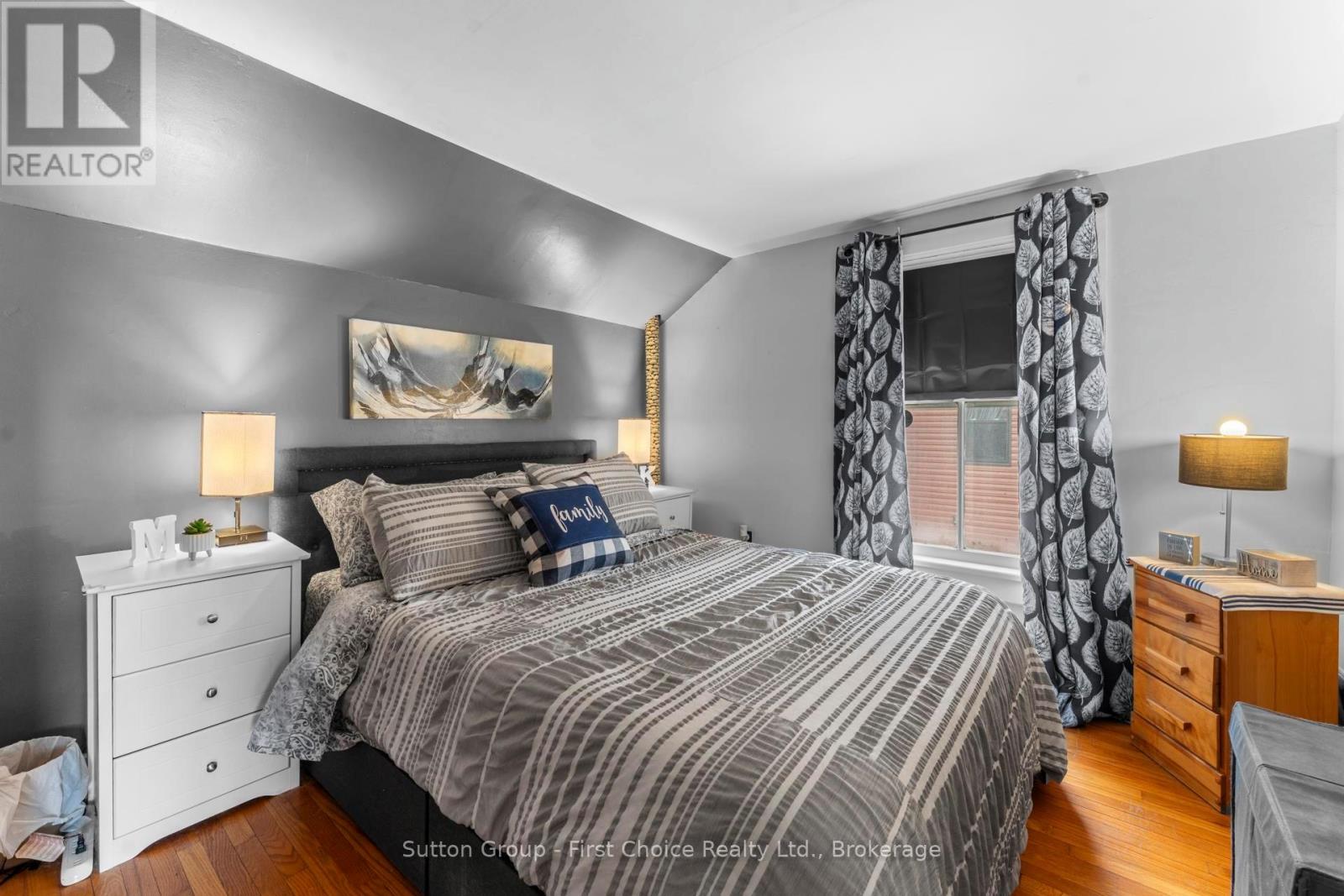 41 Goderich Street W Property Photo 31