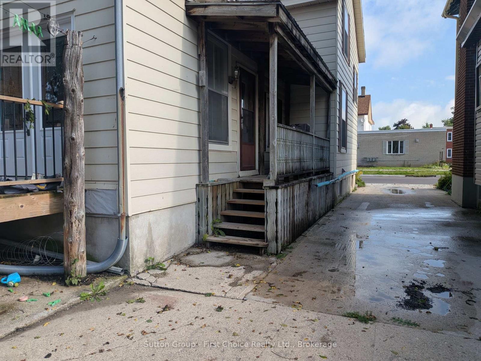41 Goderich Street W Property Photo 35