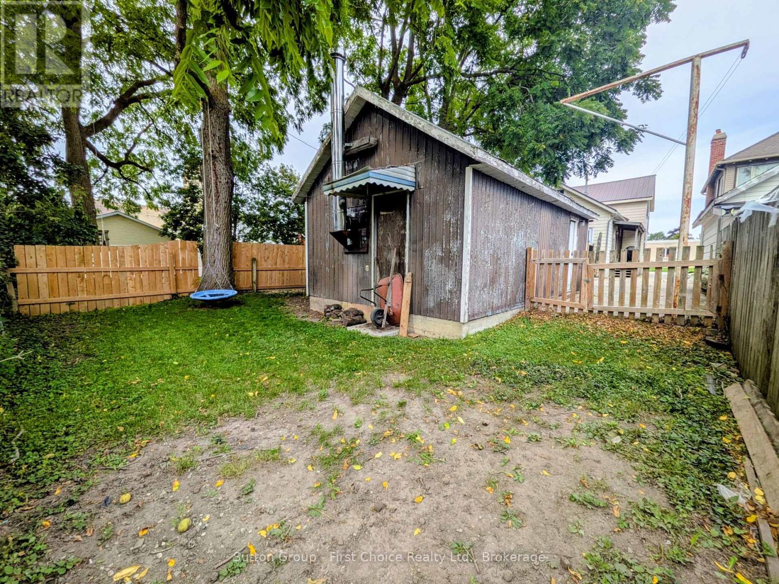 41 Goderich Street W Property Photo 39