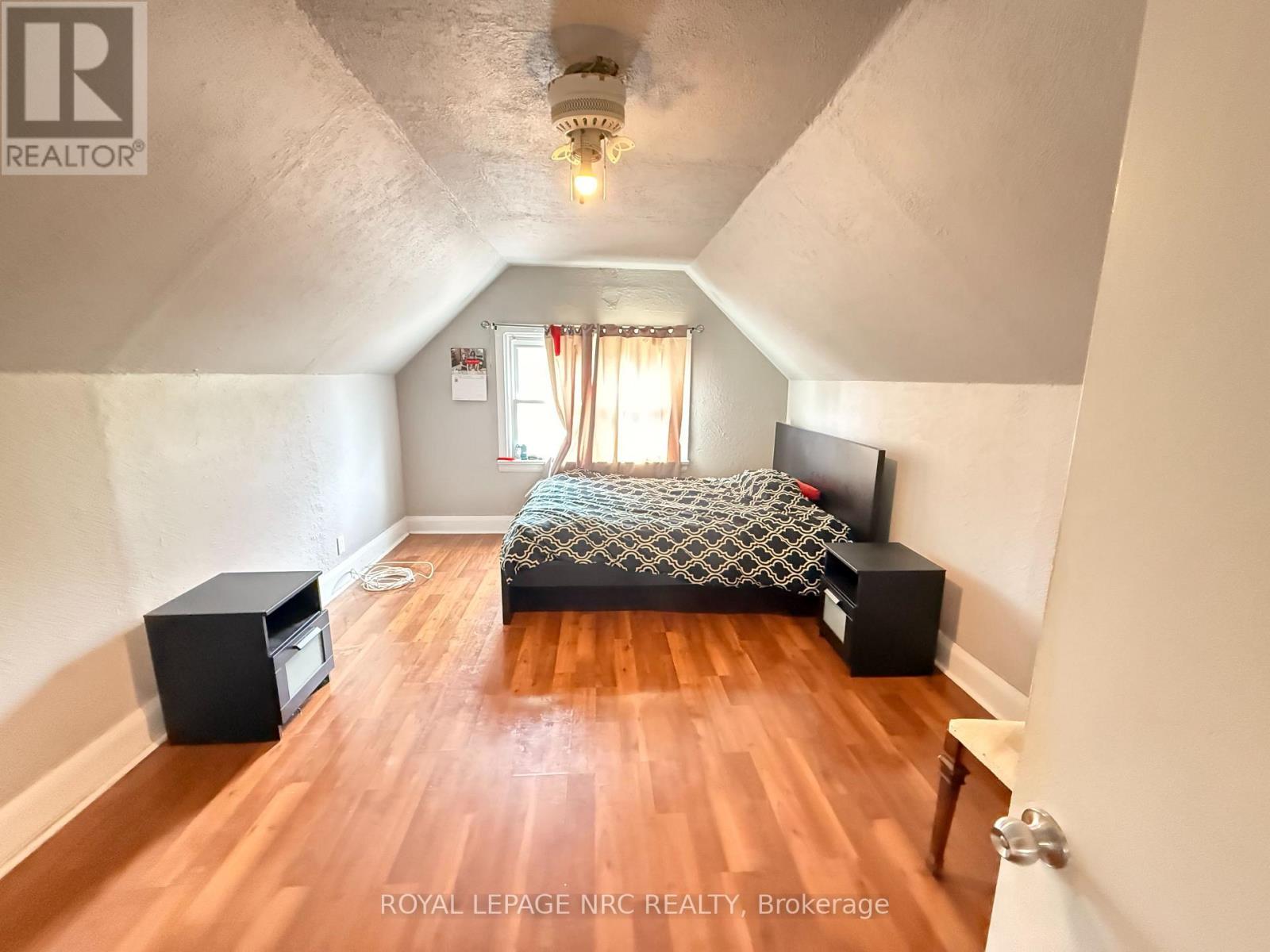 5583 Byng Avenue Property Photo 6