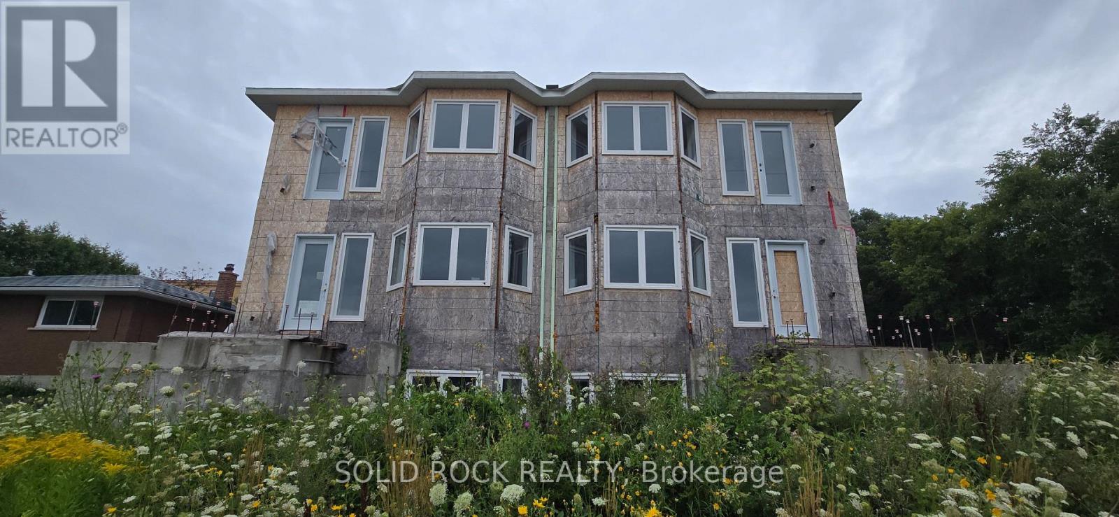 6758 Rocque Street Property Photo 1