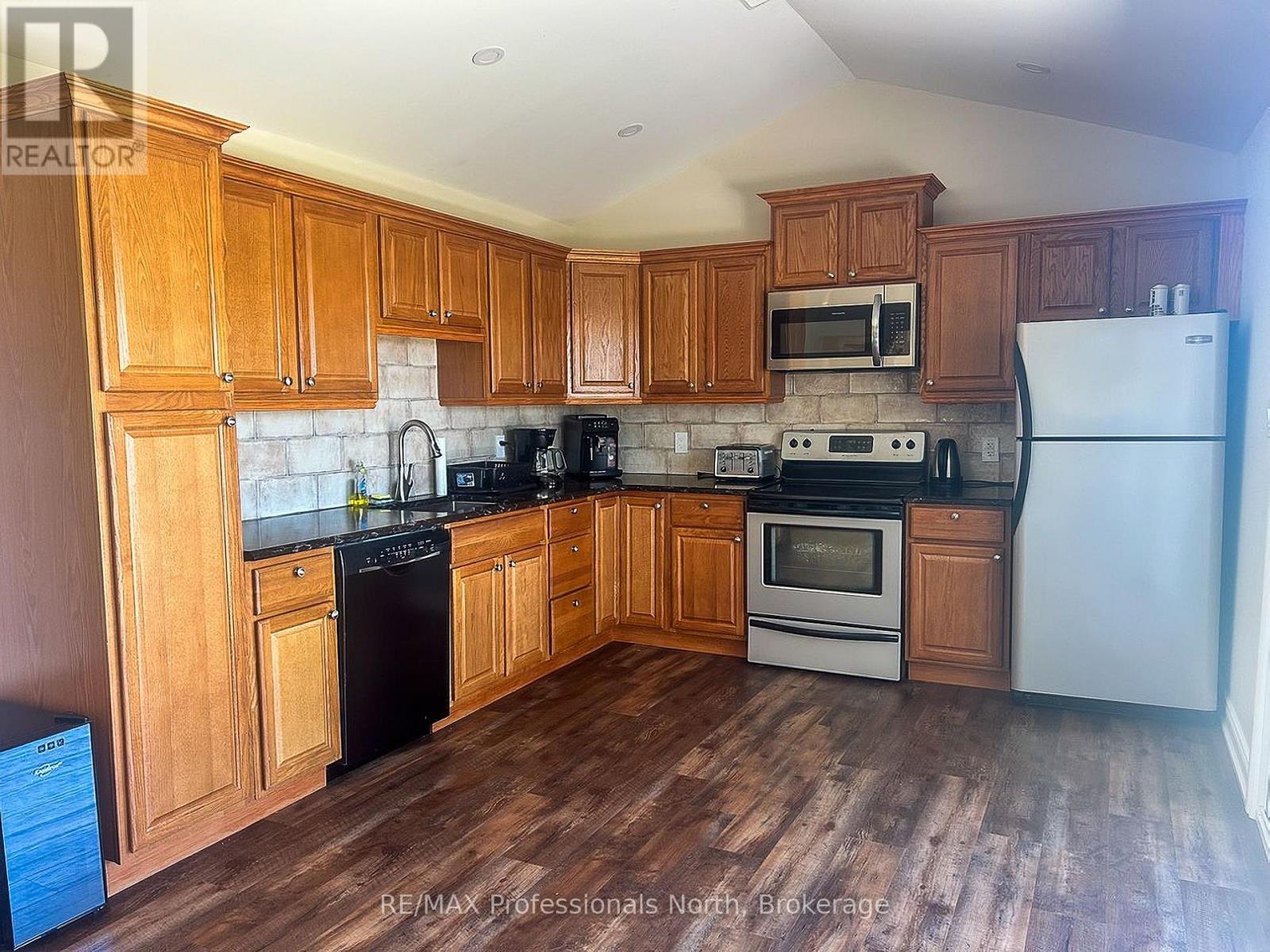 652 Robel Drive Property Photo 9