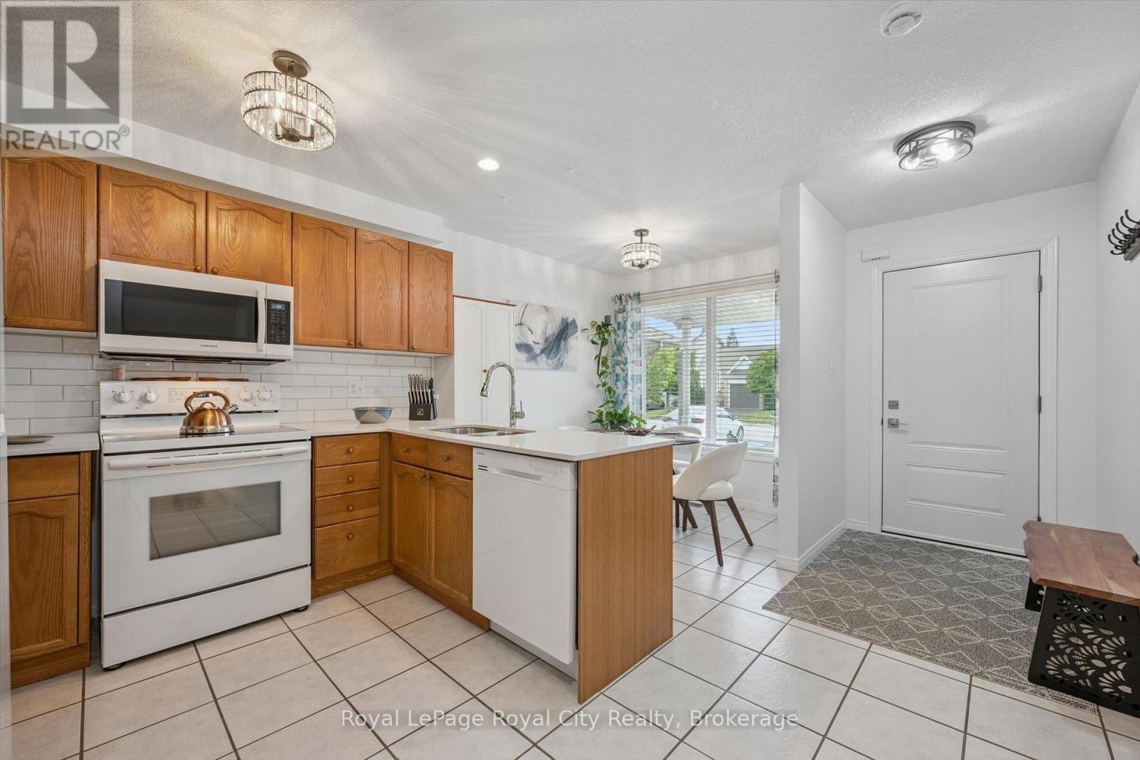 15 Trailbrook Lane Property Photo 8
