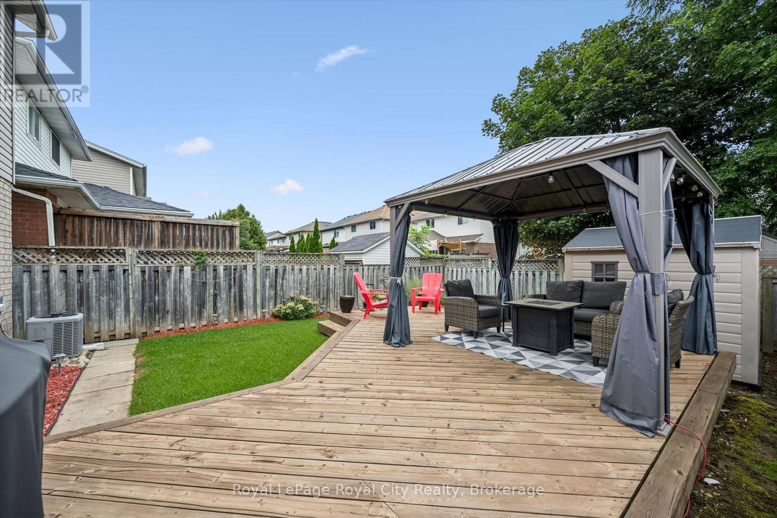 15 Trailbrook Lane Property Photo 35