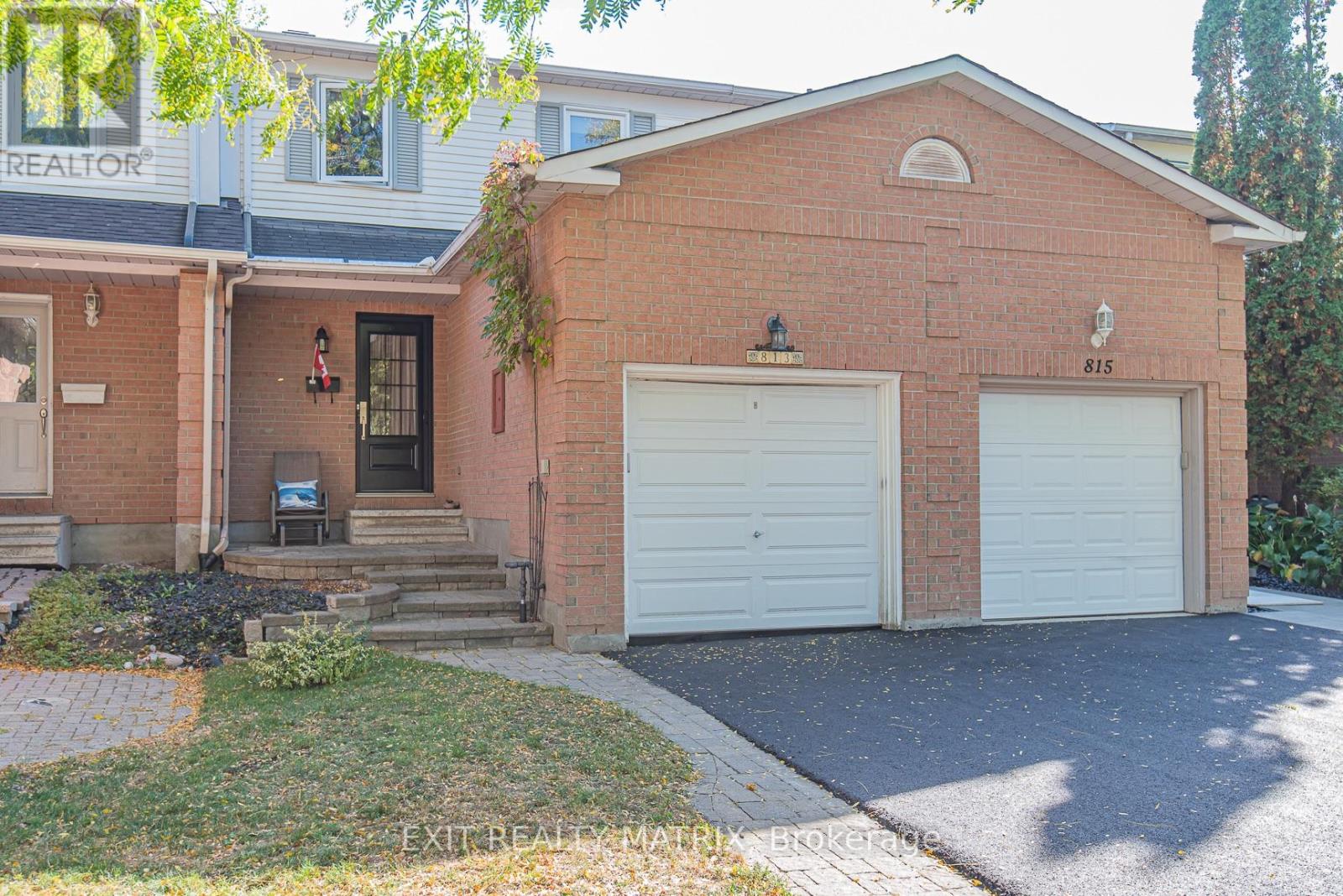 813 CLEARCREST CRESCENT